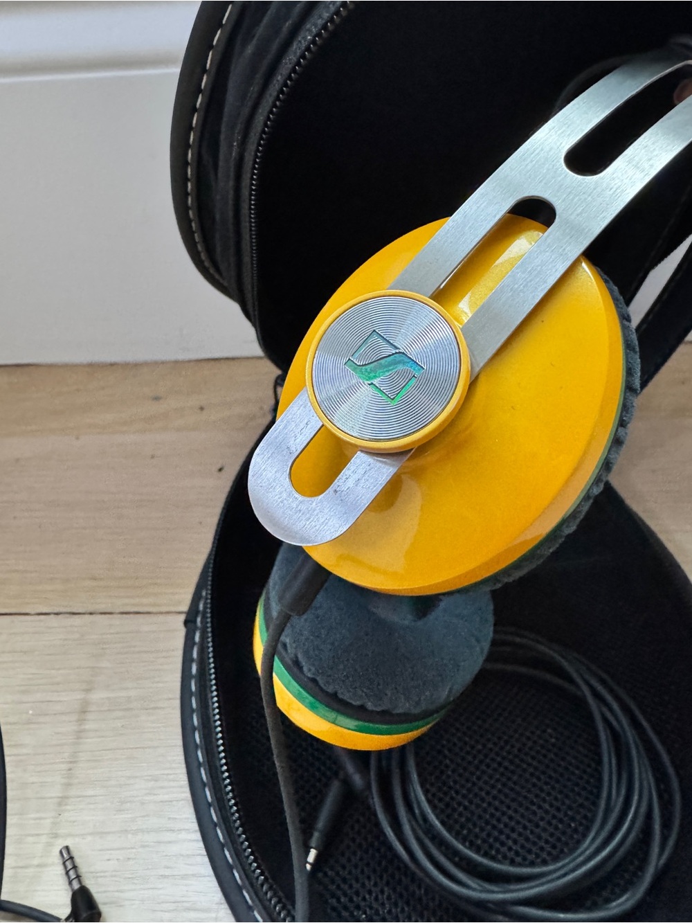 Sennheiser Momentum On Ear Headphones with Original Carrying Case